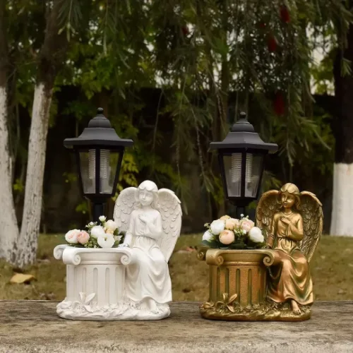 Jardinieră memorială solară cu înger așezat cu motiv floral SM26587